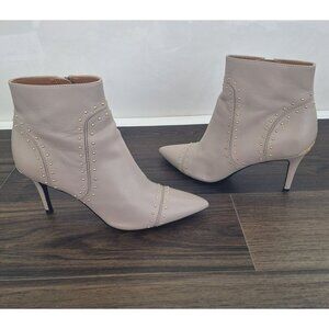 💙 Calvin Klein Gold Studded Pointy Toe Booties Size 9 Preppy Classy Gold Fall
